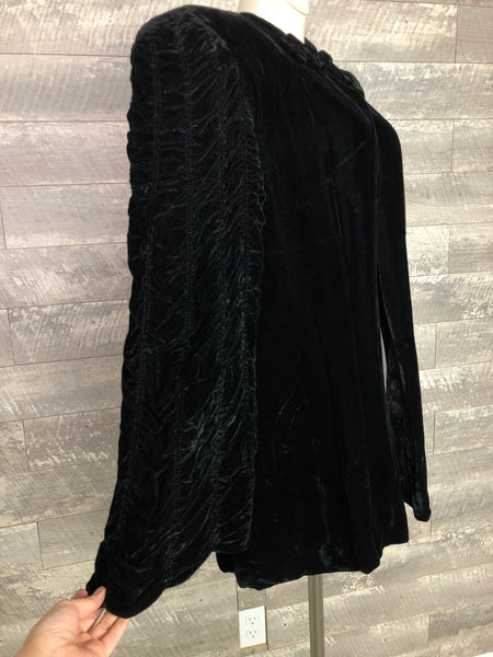 40s black silk velvet coffin pleat coat